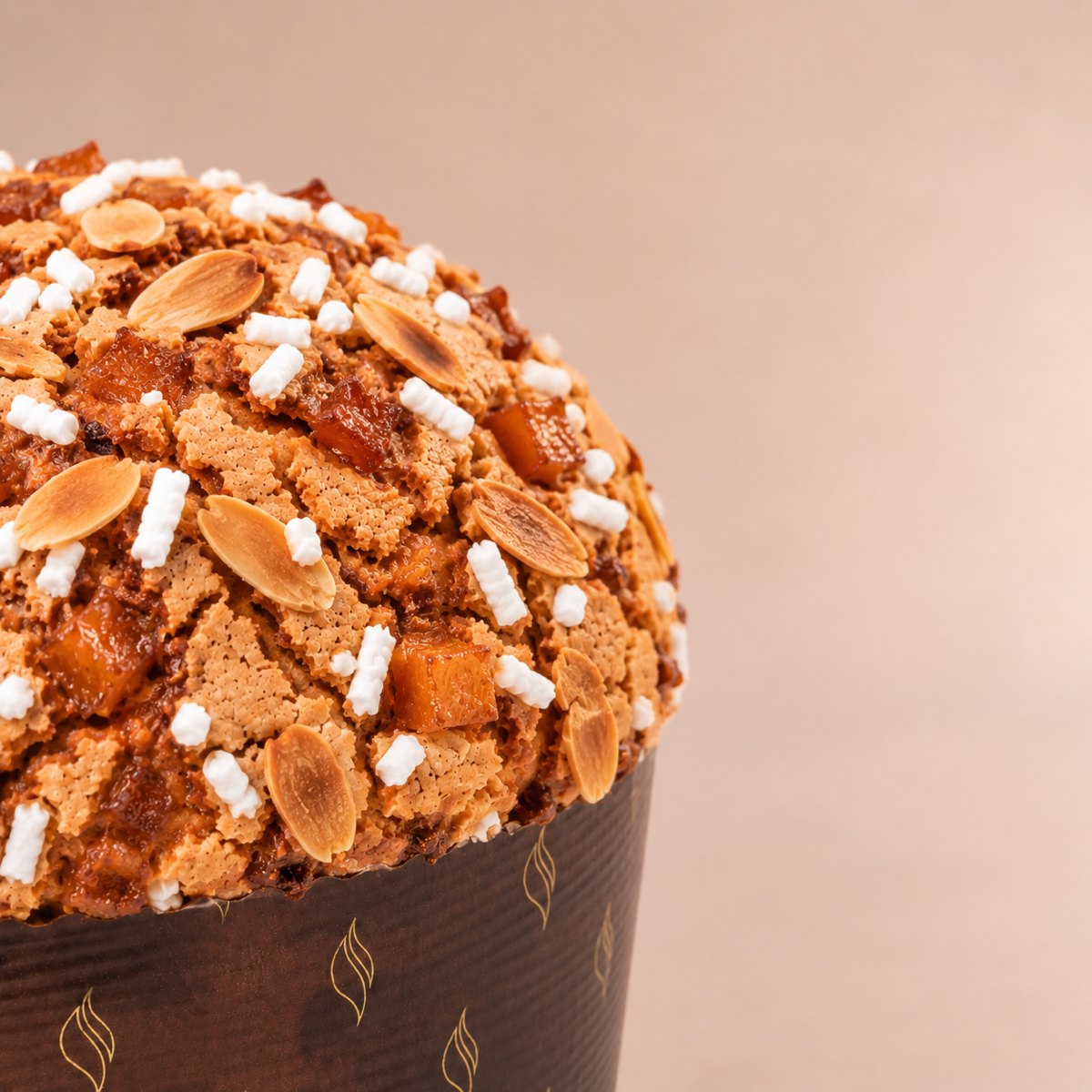 Panettone Caramel et Pomme Annurca : gros plan sur le dessus